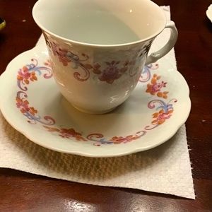 THUN CZECHOSLOVAK CHINA CUPS ANDSAUCER.VINTAGE NO CHIPS NATALIE PATTERN 7 PIECE